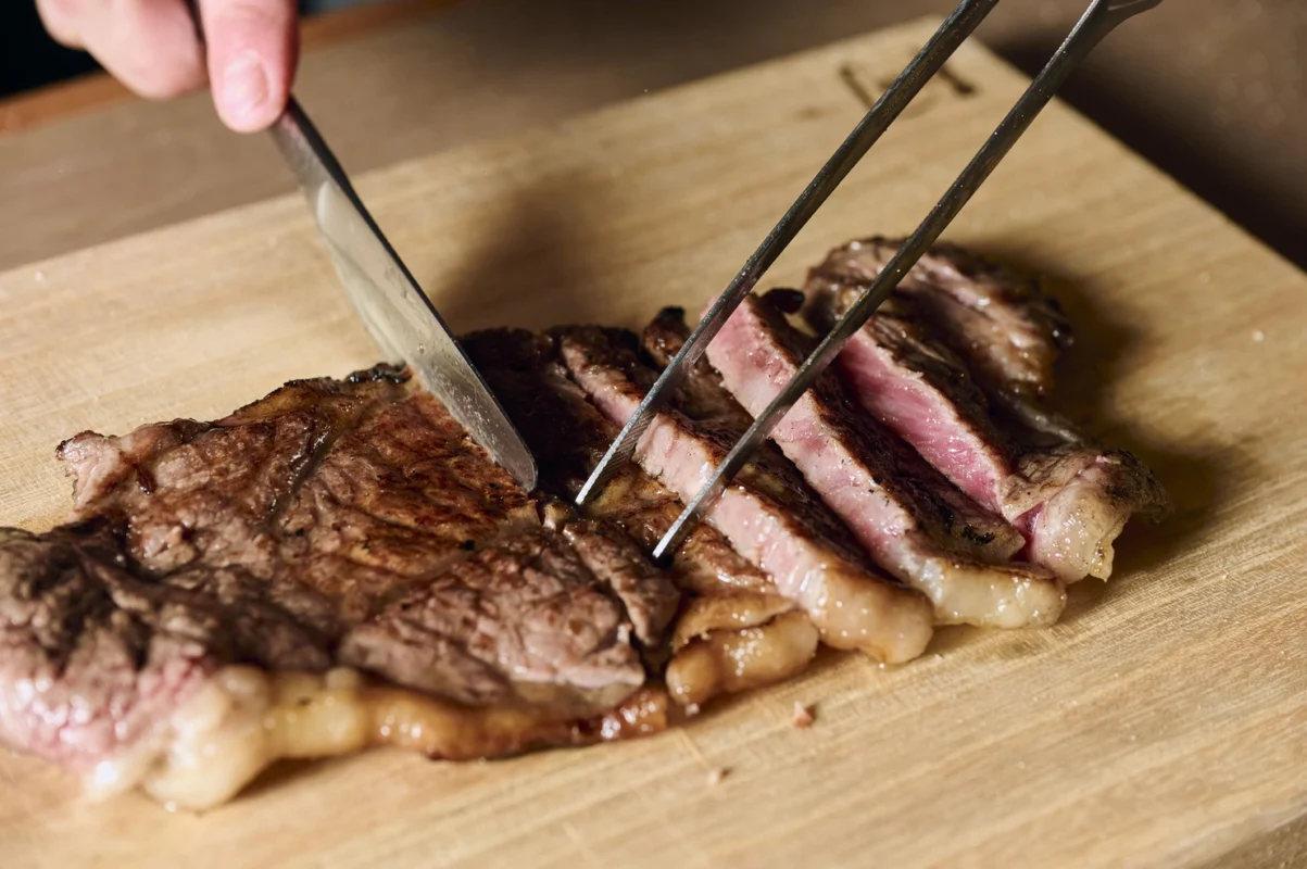 A5 Wagyu vs Normal Beef in Tokyo
